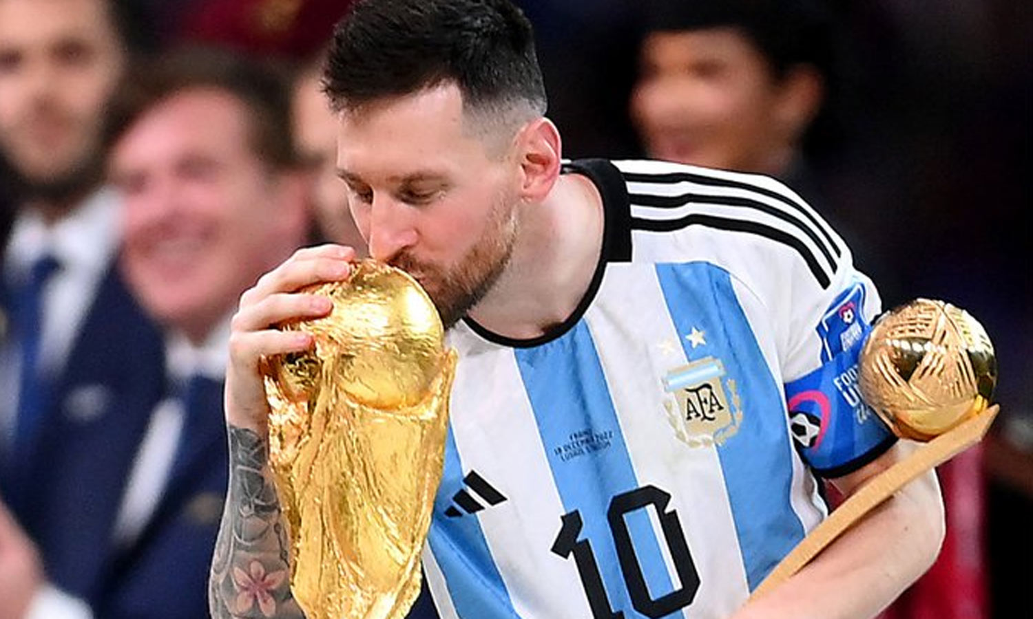 இந்தியா வந்தடைந்தார் கால்பந்து ஜாம்பவான் மெஸ்ஸி: உற்சாகத்தில் ரசிகர்கள்