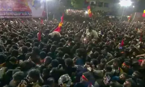 2025 REWIND: கூட்ட நெரிசலால் ஏற்படும் உயிரிழப்புகள்... கரூர் துயரத்திற்கு பிறகாவது கற்றது என்ன?