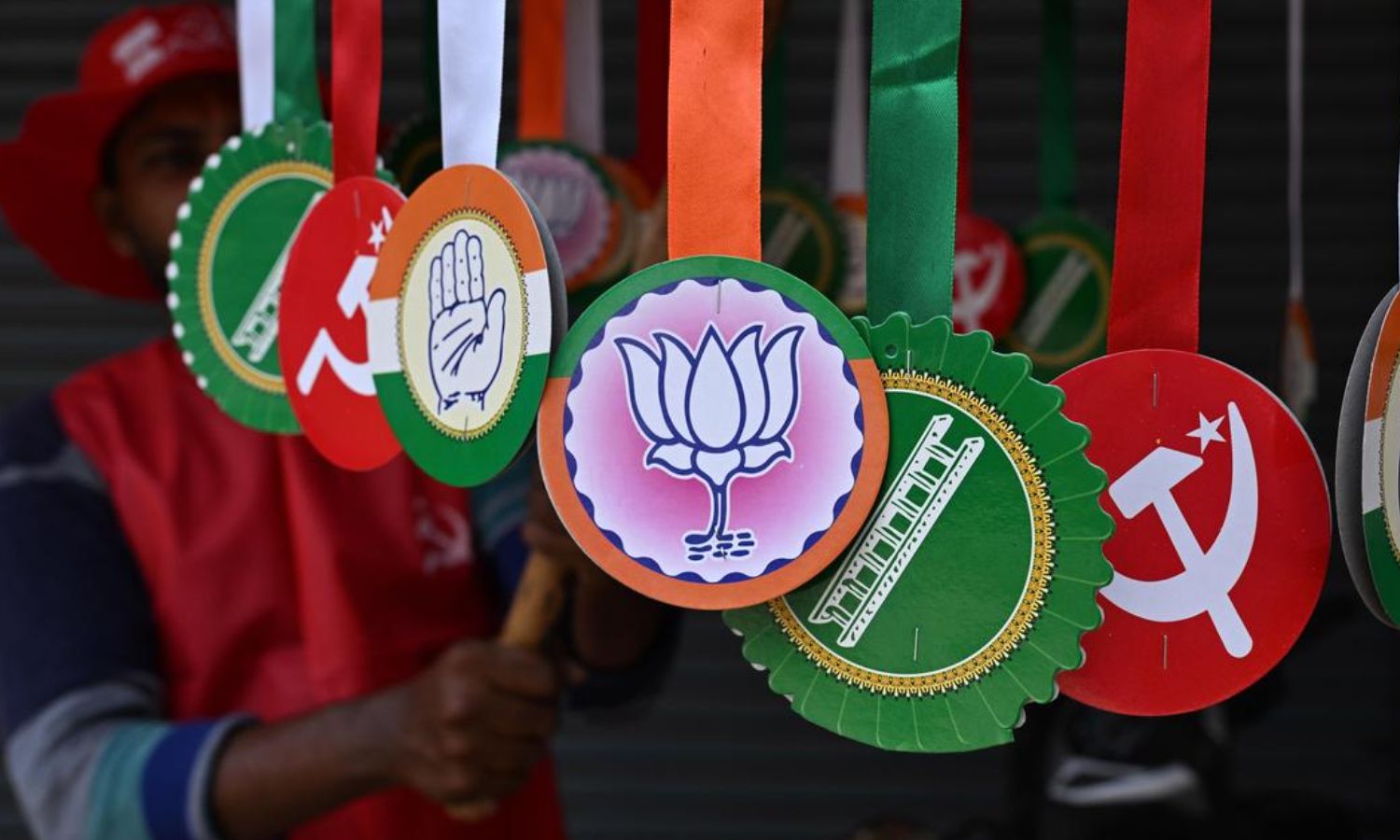 கேரள உள்ளாட்சி தேர்தல்: அதிக இடங்களில் காங்கிரஸ் வெற்றிமுகம் - ஆளும் கூட்டணிக்கு பின்னடைவு  - அப்போ பாஜக?