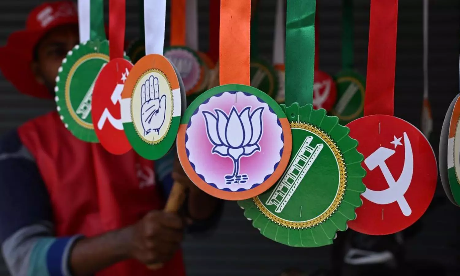 கேரள உள்ளாட்சி தேர்தல்: அதிக இடங்களில் காங்கிரஸ் வெற்றிமுகம் - ஆளும் கூட்டணிக்கு பின்னடைவு - அப்போ பாஜக? கேரள உள்ளாட்சி தேர்தல்: அதிக இடங்களில் காங்கிரஸ் வெற்றிமுகம் - ஆளும் கூட்டணிக்கு பின்னடைவு - அப்போ பாஜக?