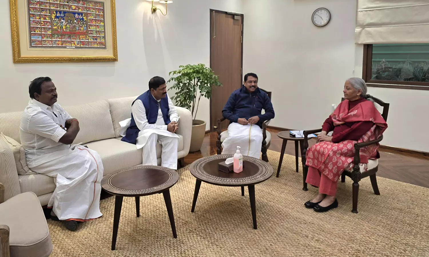 மத்திய அமைச்சர் நிர்மலா சீதாராமனுடன் நயினார் நாகேந்திரன் சந்திப்பு மத்திய அமைச்சர் நிர்மலா சீதாராமனுடன் நயினார் நாகேந்திரன் சந்திப்பு