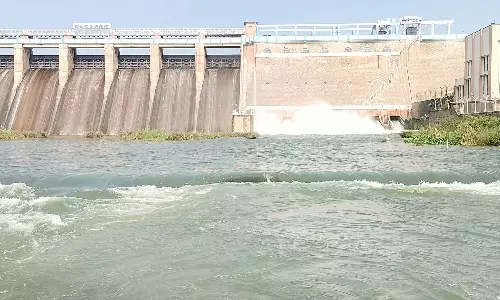 வைகை அணையில் இருந்து கூடுதல் தண்ணீர் திறப்பு - கரையோர மக்களுக்கு எச்சரிக்கை வைகை அணையில் இருந்து கூடுதல் தண்ணீர் திறப்பு - கரையோர மக்களுக்கு எச்சரிக்கை