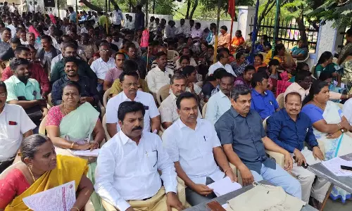 திருப்பூரில் ஜாக்டோ ஜியோ அமைப்பினர் உண்ணாவிரதம்- ஏராளமான அரசு ஊழியர்கள் பங்கேற்பு