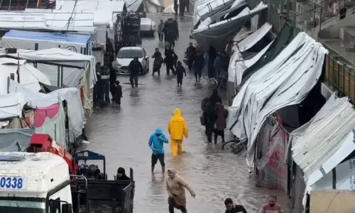 காசாவில் தொடரும் துயரம்.. பைரன் புயல் பாதிப்பால் 14 பேர் பலி.. குழந்தைகள் குளிரில் உயிரிழக்கும் அவலம்