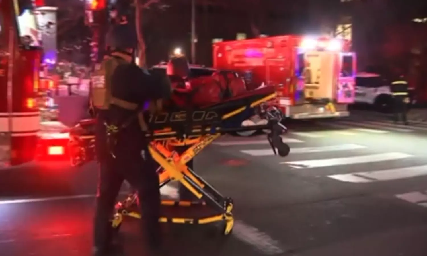 அமெரிக்காவில் உள்ள பிரவுன் பல்கலைக்கழகத்தில் துப்பாக்கிச்சூடு - 2 பேர் பலி அமெரிக்காவில் உள்ள பிரவுன் பல்கலைக்கழகத்தில் துப்பாக்கிச்சூடு - 2 பேர் பலி