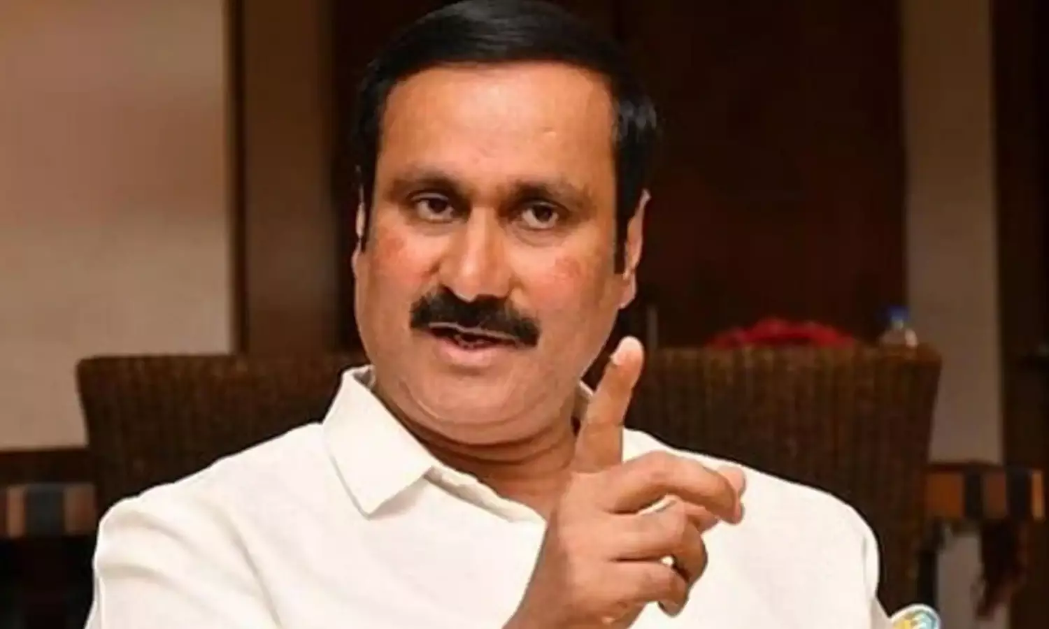 கல்வி கற்கும் வயதில் மதுப்பழக்கம்: ஆட்சியாளர்கள் வெட்கித் தலைகுனிய வேண்டும்- அன்புமணி வேதனை கல்வி கற்கும் வயதில் மதுப்பழக்கம்: ஆட்சியாளர்கள் வெட்கித் தலைகுனிய வேண்டும்- அன்புமணி வேதனை