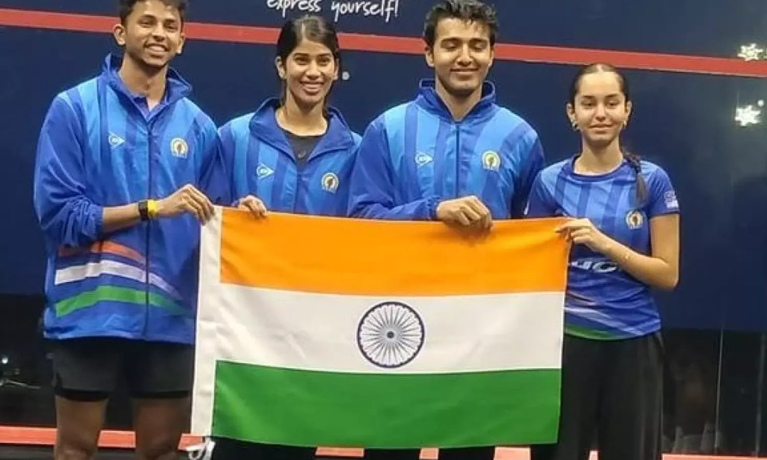 ஸ்குவாஷ் உலகக்கோப்பை- முதல்முறையாக சாம்பியன் பட்டம் வென்று இந்தியா சாதனை ஸ்குவாஷ் உலகக்கோப்பை- முதல்முறையாக சாம்பியன் பட்டம் வென்று இந்தியா சாதனை