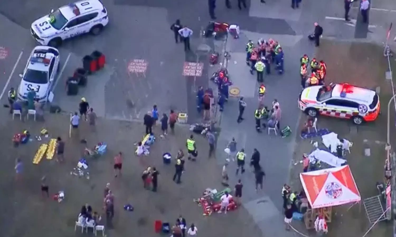 ஆஸ்திரேலியா துப்பாக்கிச்சூடு: பலி எண்ணிக்கை 16 ஆக உயர்வு ஆஸ்திரேலியா துப்பாக்கிச்சூடு: பலி எண்ணிக்கை 16 ஆக உயர்வு