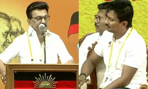 கொள்கை எதிரிகள் புலம்பும் அளவிற்கு இறங்கி அடிக்கிறார் உதயநிதி- முதலமைச்சர் மு.க.ஸ்டாலின் கொள்கை எதிரிகள் புலம்பும் அளவிற்கு இறங்கி அடிக்கிறார் உதயநிதி- முதலமைச்சர் மு.க.ஸ்டாலின்