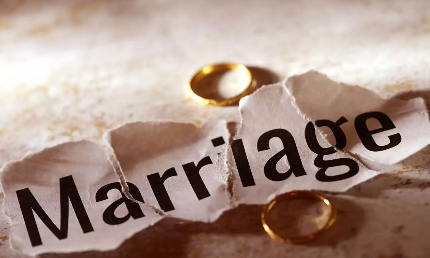 மணமேடையில் ரூ.20 லட்சம் பணம், கார் கேட்ட மாப்பிள்ளை... மணப்பெண் செய்த செயல் இணையத்தில் வைரல் மணமேடையில் ரூ.20 லட்சம் பணம், கார் கேட்ட மாப்பிள்ளை... மணப்பெண் செய்த செயல் இணையத்தில் வைரல்