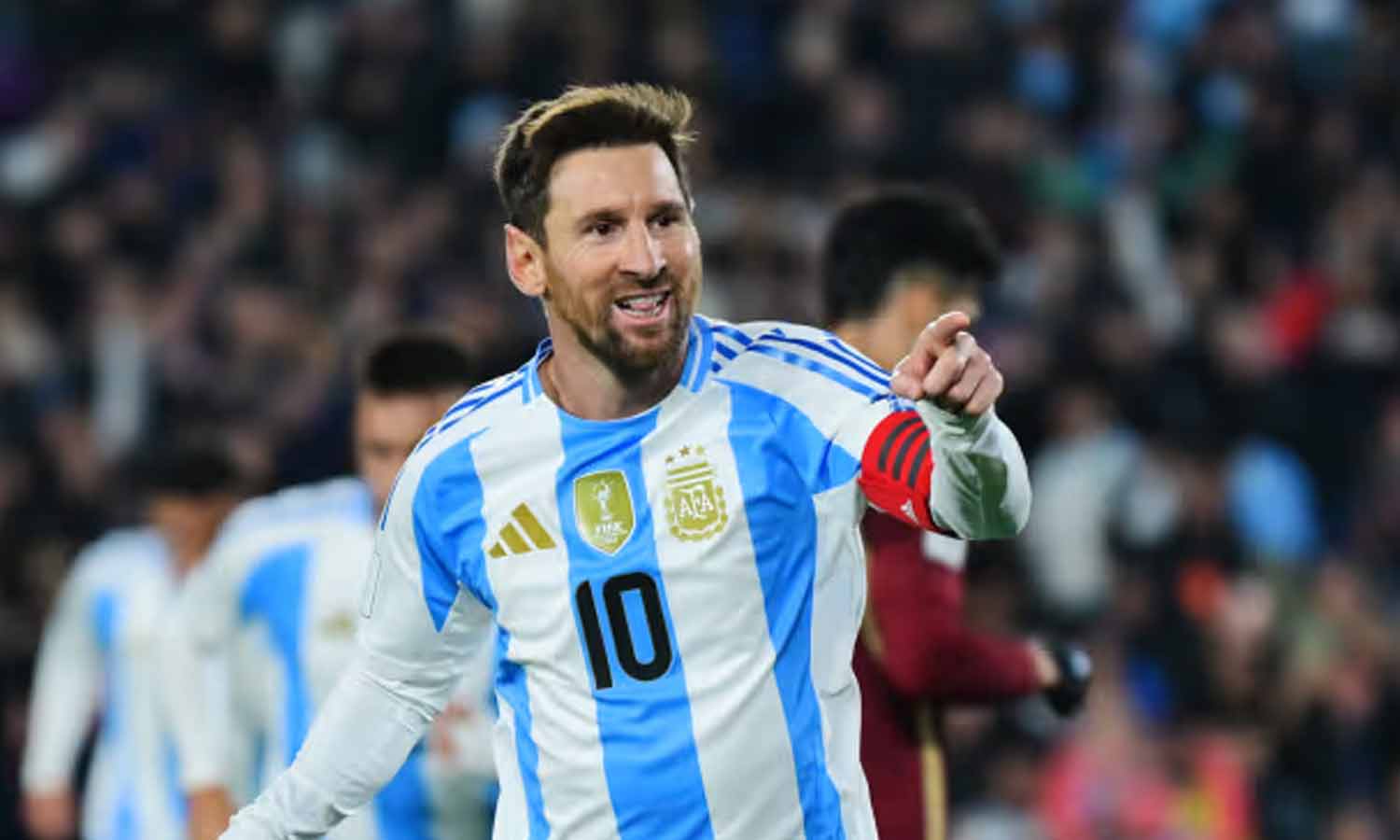 மெஸ்ஸியிடம் கை கொடுக்க ஒரு கோடியா? வெளியான அதிர்ச்சி தகவல்