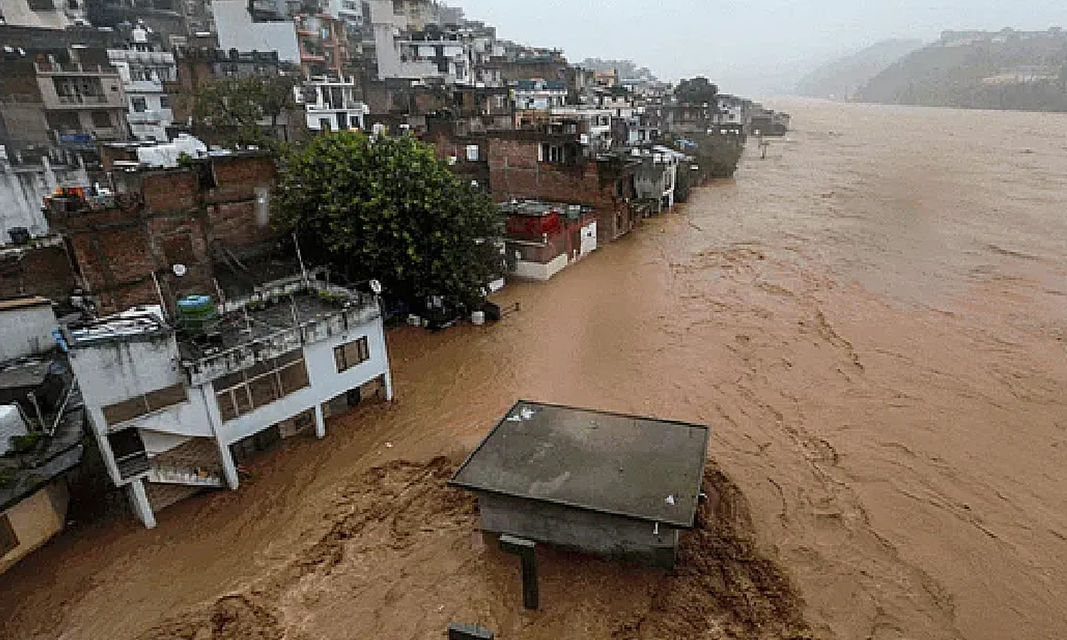 2025 REWIND: கனமழை, வெள்ளம், நிலச்சரிவு.. இந்த வருடம் இந்தியாவை சுழற்றி அடித்த இயற்கை பேரிடர்கள்!