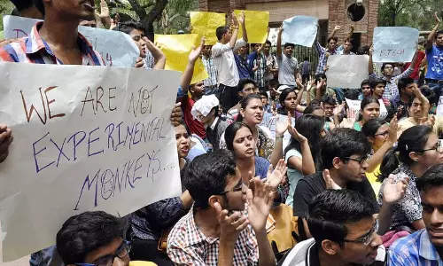 பாராளுமன்ற கூட்டுக்குழு விவாதத்திற்கு அனுப்பப்படும் விக்ஷித் பாரத் சிக்ஷா ஆதிக்ஷன் மசோதா!