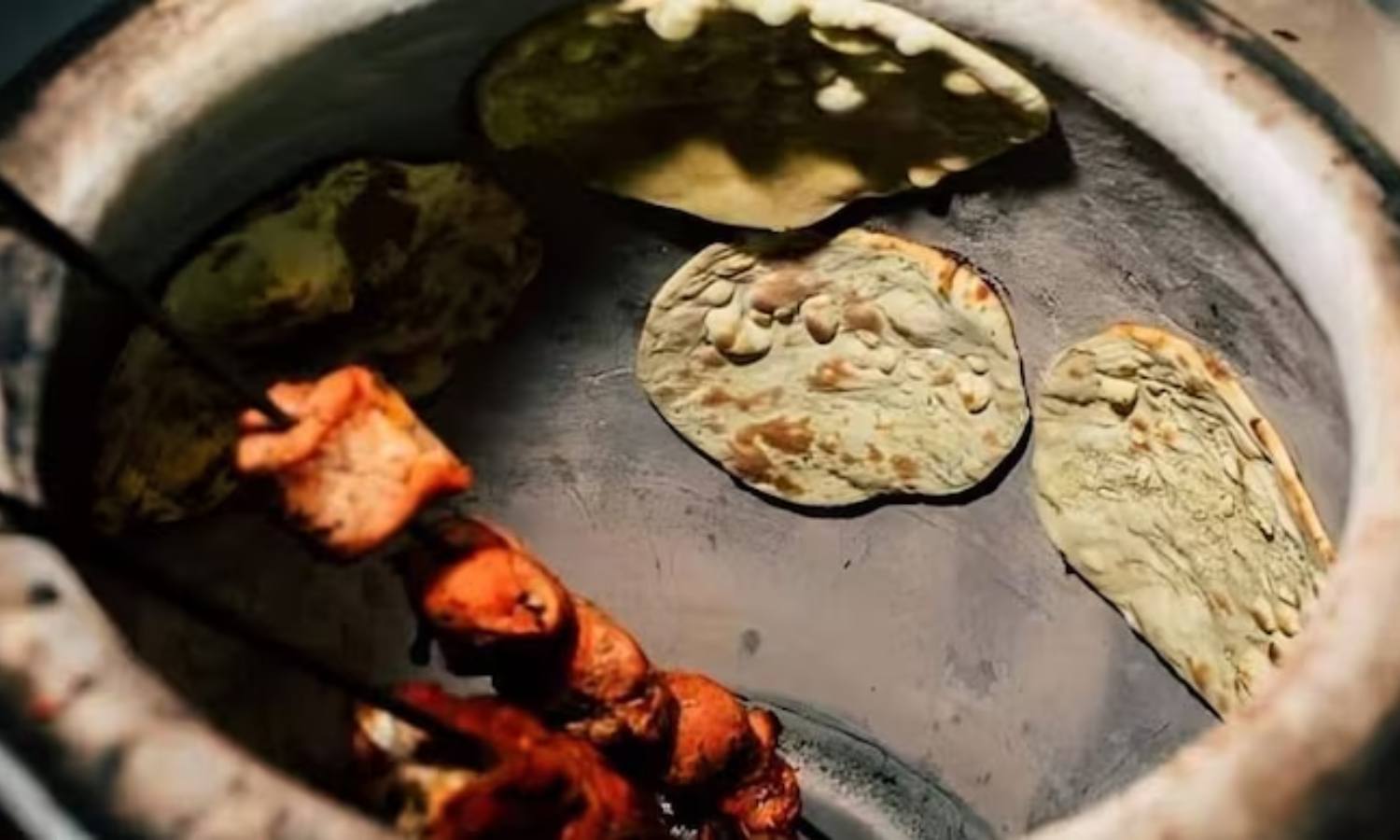 அசையாத மரம் ஒன்று விழுந்தது கீழே... தந்தூரிக்கு தடைவிதித்த டெல்லி!