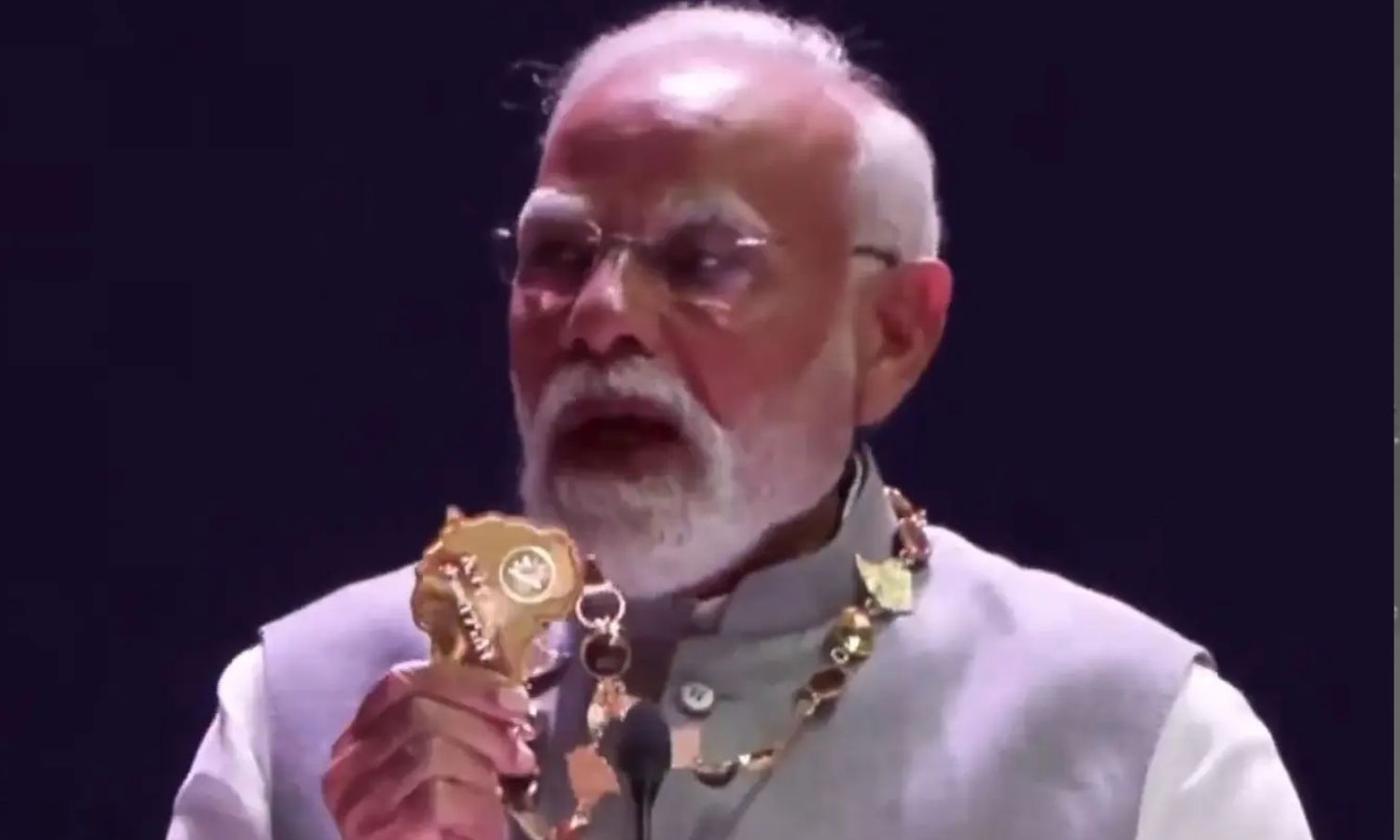 எத்தியோப்பியாவின் உயரிய விருது வாங்கிய பிரதமர் மோடி