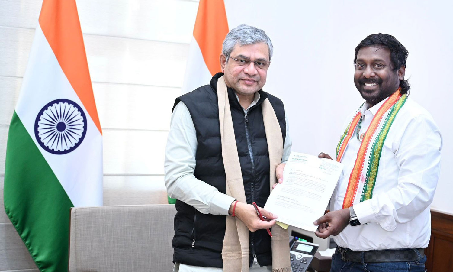 குமரி மாவட்டத்தின் ரெயில்வே கோரிக்கைகள்: ரெயில்வே அமைச்சரை சந்தித்து விஜய் வசந்த் எம்.பி. மனு