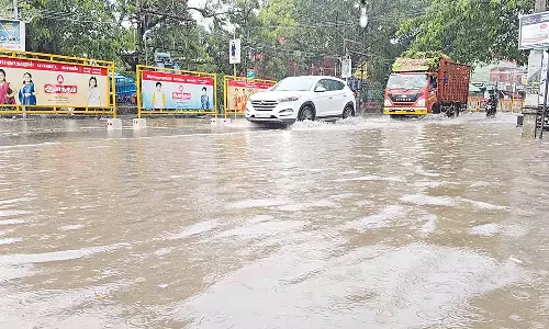 ராமநாதபுரம் மாவட்டத்தில் விடிய, விடிய பெய்த கனமழையால் இயல்பு வாழ்க்கை பாதிப்பு