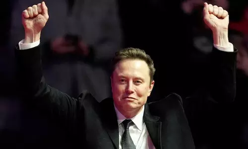 உலக பணக்காரர்கள் பட்டியலில் முதலிடம்: சொத்து மதிப்பில் புதிய உச்சம் தொட்ட எலான் மஸ்க்