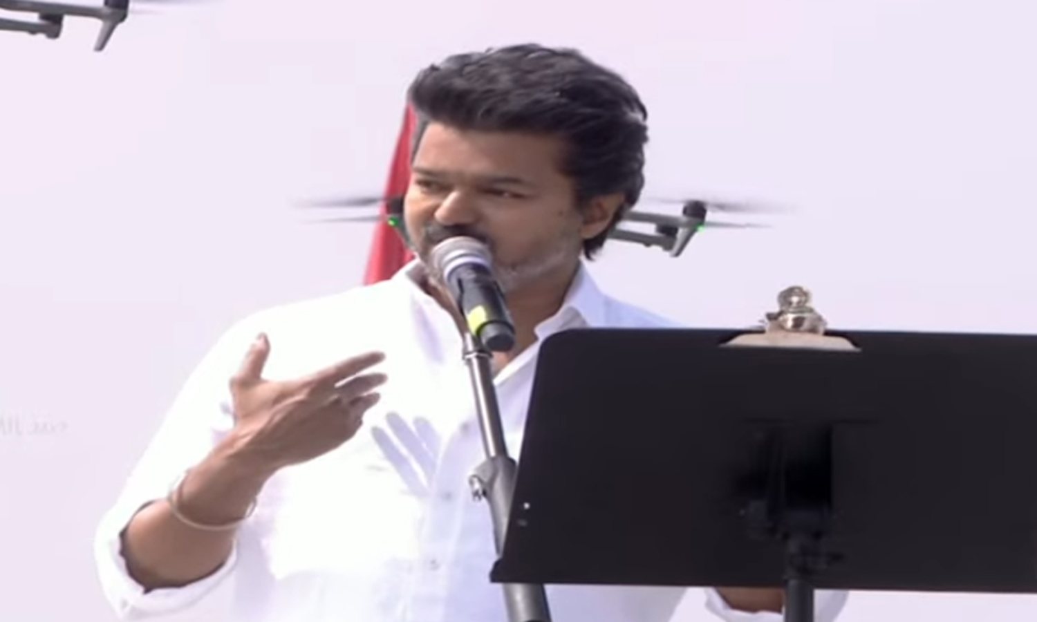 வாயில் வடை சுட நாங்கள் என்ன DMK வா... - விஜய்