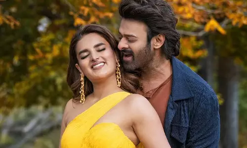 நிதி அகர்வாலுடன் நடனம்.. பிரபாஸ் நடித்த தி ராஜா சாப் வீடியோ பாடல்