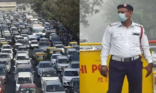டெல்லி காற்று மாசு  - வாகனங்களுக்கு அதிரடி கட்டுப்பாடுகளை விதித்த டெல்லி அரசு - இன்று முதல் அமல்