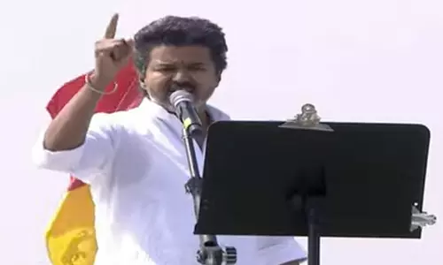 பெரியார் பெயரை சொல்லி தயவுசெய்து கொள்ளை அடிக்காதீர்கள்- விஜய் ஆவேச பேச்சு