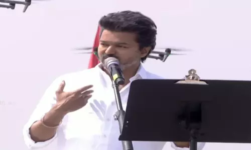 வாயில் வடை சுட நாங்கள் என்ன DMK வா... - விஜய்