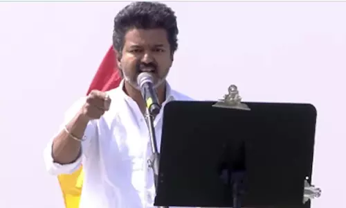 கேட்பதற்கு ஆள் இல்லை என மக்களுக்கான சலுகைகளை கேவலப்படுத்துகிறீர்களா?- விஜய்