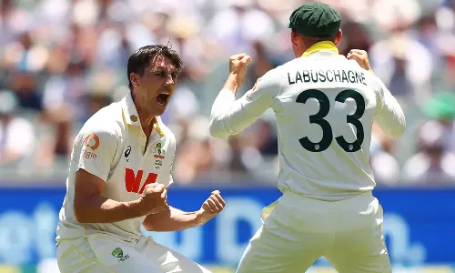 அடிலெய்டு டெஸ்ட்: இரண்டாம் நாள் முடிவில் இங்கிலாந்து 213/8