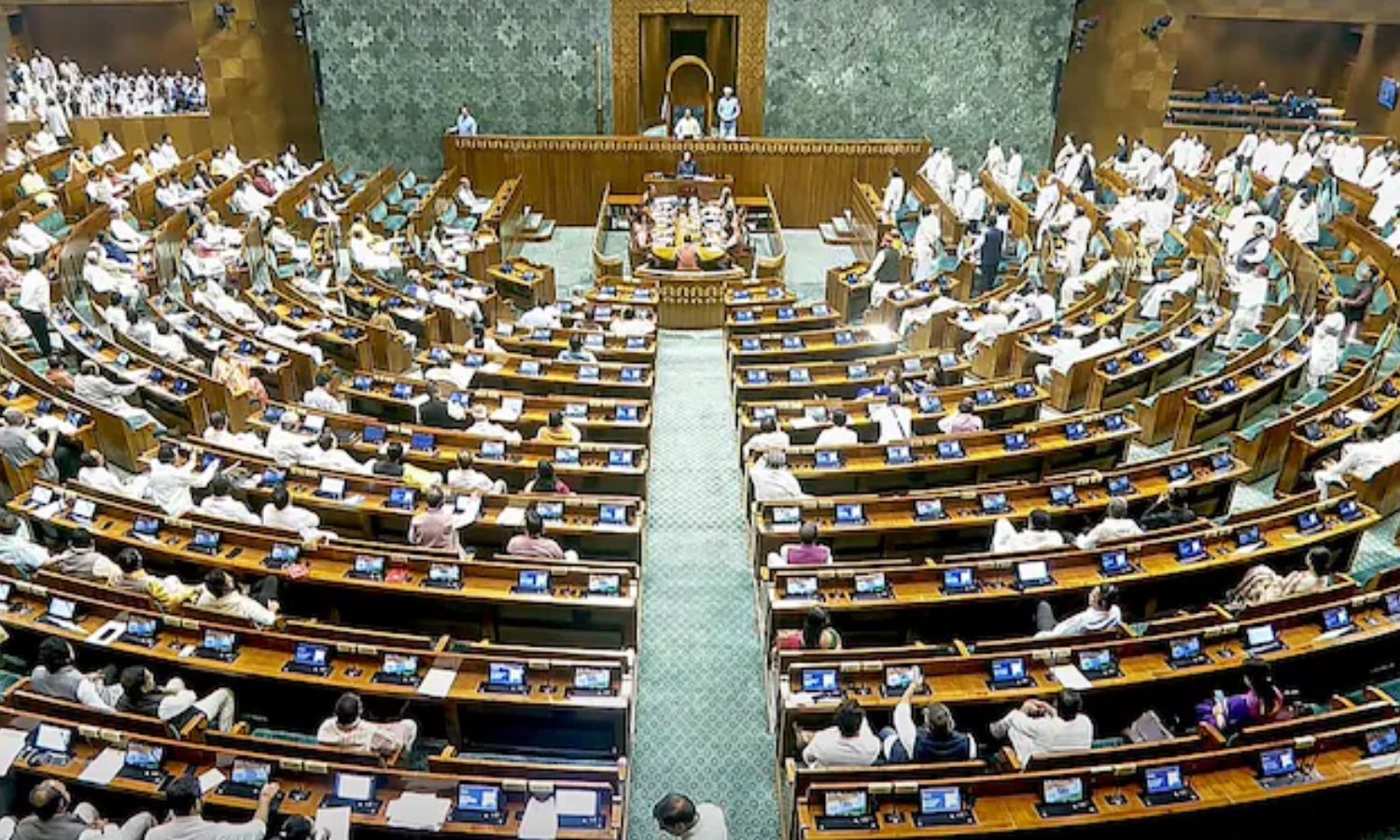 முடிந்தது குளிர்கால கூட்டத்தொடர்.. பாராளுமன்ற இரு அவைகளும் காலவரையின்றி ஒத்திவைப்பு!