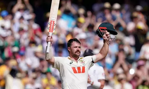 இங்கிலாந்துக்கு எதிராக டிராவிஸ் ஹெட் மிரட்டல் சதம் ... 3-ம் நாள் முடிவில் ஆஸ்திரேலியா 271 ரன்கள் குவிப்பு