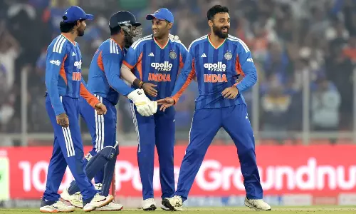 வருண் சக்கரவர்த்தி அசத்தல்: தென் ஆப்பிரிக்காவுக்கு எதிரான டி20 தொடரை 3-1 என கைப்பற்றியது இந்தியா