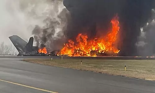 அமெரிக்காவில் சோகம்: விமானம் விழுந்து நொறுங்கியதில் 7 பேர் பலி