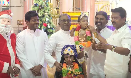 பேராலயத்தில் மீனாட்சி... முருகன்... மதுரையில் மத நல்லிணக்க கிறிஸ்துமஸ் விழா!