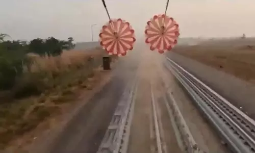 ககன்யான் திட்டத்திற்கான இஸ்ரோவின் பாராசூட் சோதனை வெற்றி