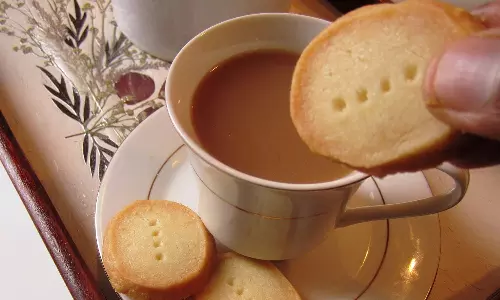 டீயுடன் பிஸ்கட் சாப்பிடலாமா?