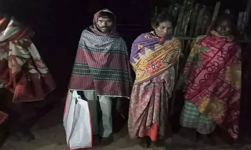 ஆம்புலன்ஸ் மறுப்பு.. 4 மாத குழந்தையின் உடலை பிளாஸ்டிக் பையில் சுமந்து, பேருந்தில் பயணித்த பழங்குடியின தந்தை