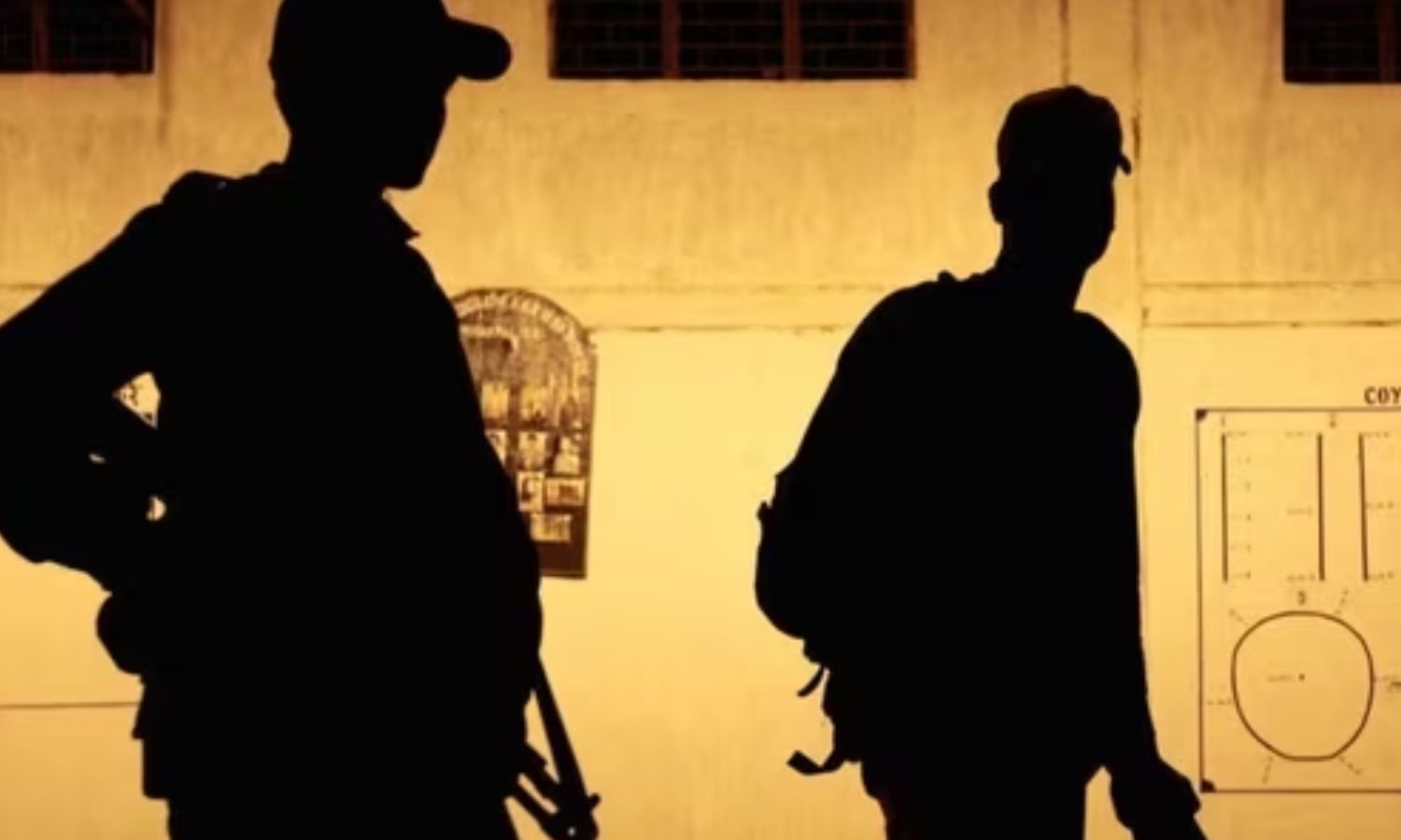 சக வீரரை துப்பாக்கியால் சுட்டுக்கொன்ற CAF வீரர்.. ஆயுதப்படை  முகாமில் நடந்த பயங்கரம்