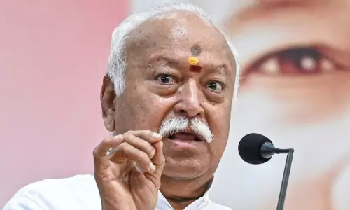 இந்தியா ஒரு இந்து நாடு, அதற்கு அரசியலமைப்பு ஒப்புதல் தேவையில்லை - மோகன் பகவத்