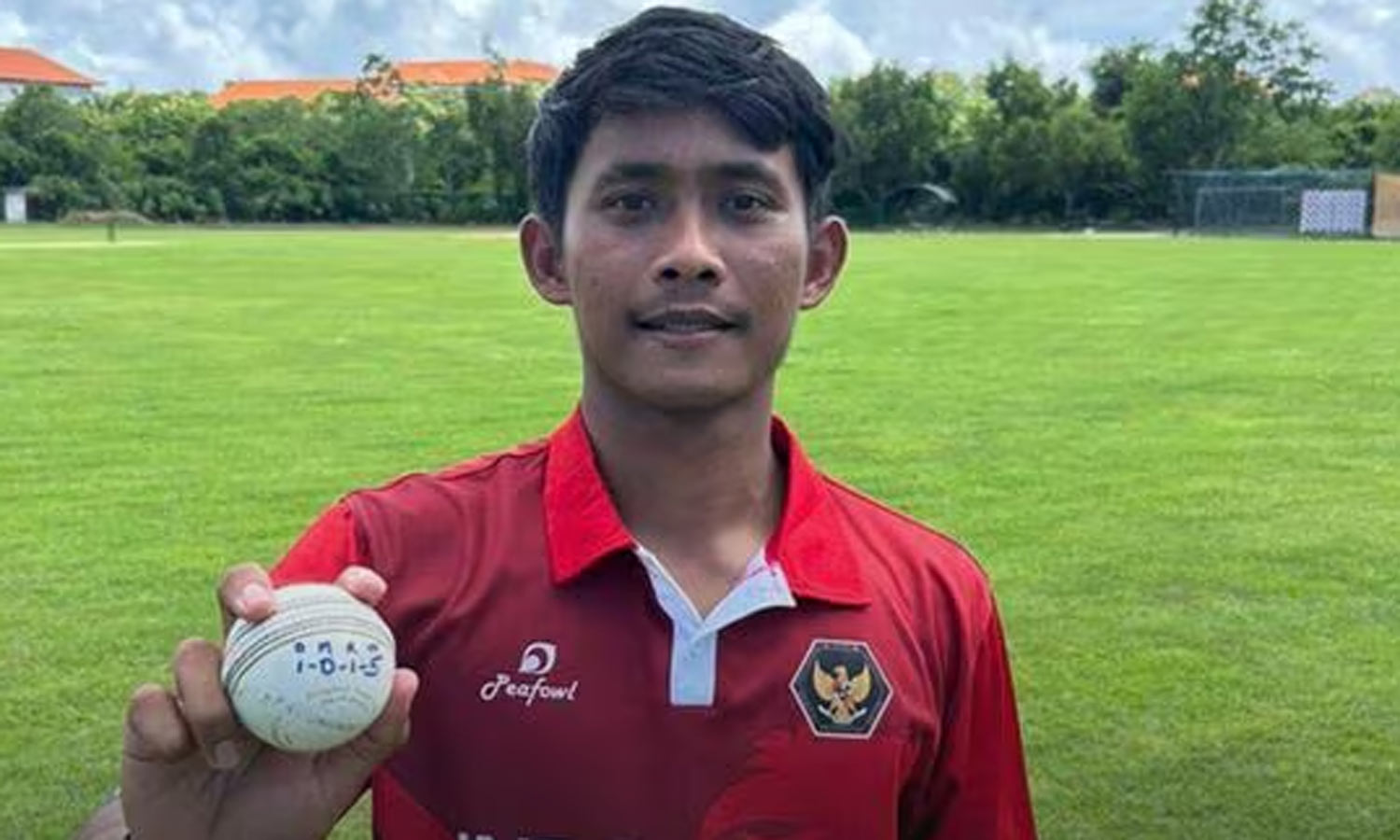 ஒரே ஓவரில் 5 விக்கெட்: வரலாற்று சாதனை படைத்த இந்தோனேசியா வீரர்