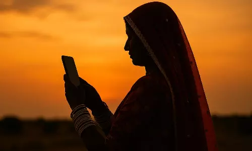 ராஜஸ்தானில் பெண்கள் கேமரா ஃபோன்களை பயன்படுத்த தடைவிதித்து 15 கிராம பஞ்சாயத்துகளில் தீர்மானம்!