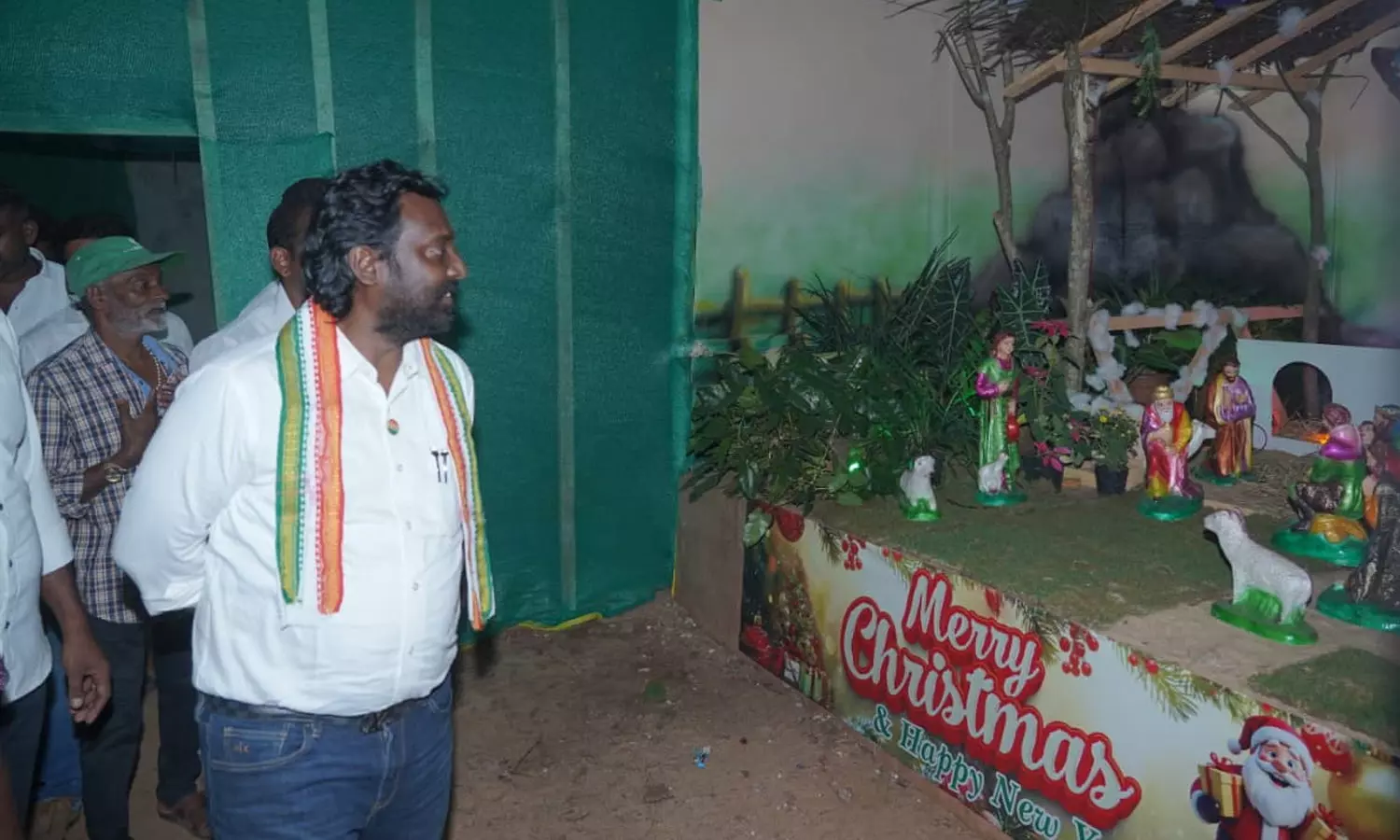 கிறிஸ்துமஸ் பண்டிகை - குடில் திறப்பு விழாவில் கலந்துகொண்டு வாழ்த்து தெரித்த விஜய் வசந்த் எம்.பி. கிறிஸ்துமஸ் பண்டிகை - குடில் திறப்பு விழாவில் கலந்துகொண்டு வாழ்த்து தெரித்த விஜய் வசந்த் எம்.பி.