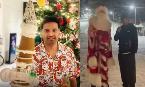 Santa Claus உடன் சாண்டா... கிறிஸ்துமஸ் வாழ்த்து தெரிவித்த சந்தானம் - வைரல் வீடியோ