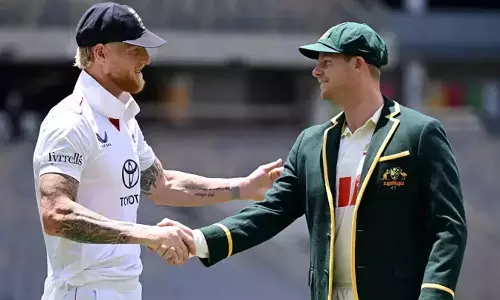 பாக்சிங் டே டெஸ்ட்: டாஸ் வென்ற இங்கிலாந்து பந்துவீச்சு தேர்வு