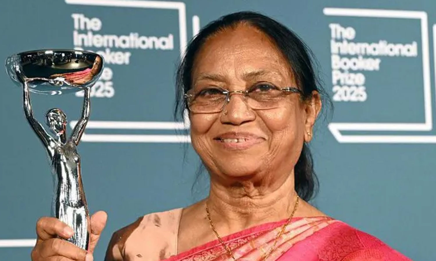 2025 REWIND: மைசூரு தசரா திருவிழா சர்ச்சையில் சிக்கிய பெண் எழுத்தாளர்: யார் இந்த பானு முஷ்டாக்?