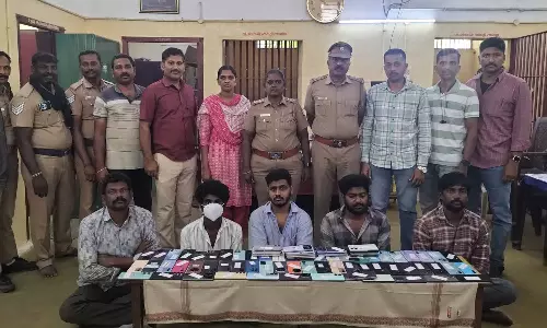 தமிழகம் முழுவதும் பஸ் பயணிகளிடம் செல்போன்களை திருடிய ஆந்திரா கும்பல் கைது