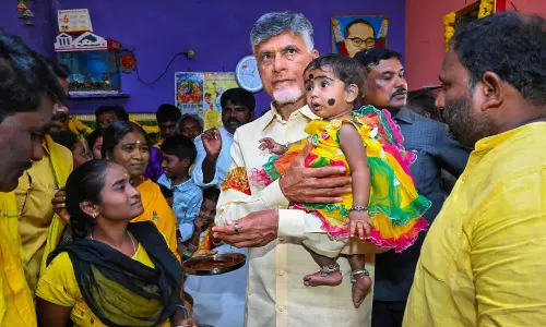 ஒவ்வொரு தம்பதியினரும் 3 குழந்தைகள் பெற்றுக்கொள்ள வேண்டும் - சந்திரபாபு நாயுடு!