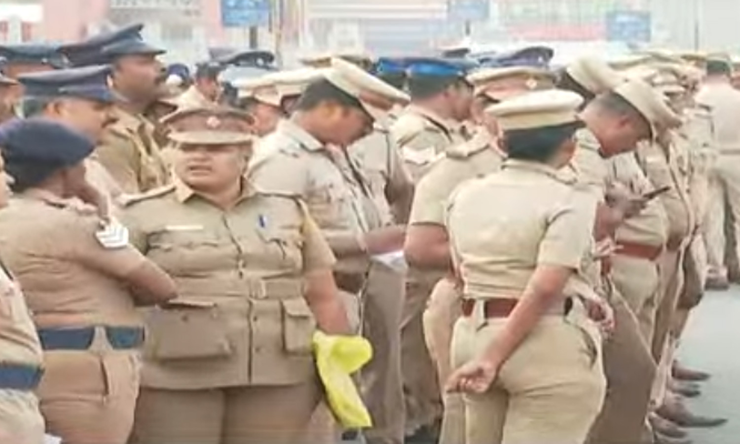 தூய்மை பணியாளர்கள் பேரணி - பாரிமுனையில் போலீசார் குவிப்பு