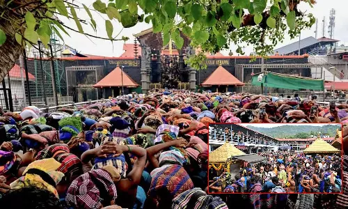 மண்டல பூஜை சீசன்: சபரிமலைக்கு 30.56 லட்சம் பக்தர்கள் வருகை: 332 கோடி ரூபாய் வருமானம்