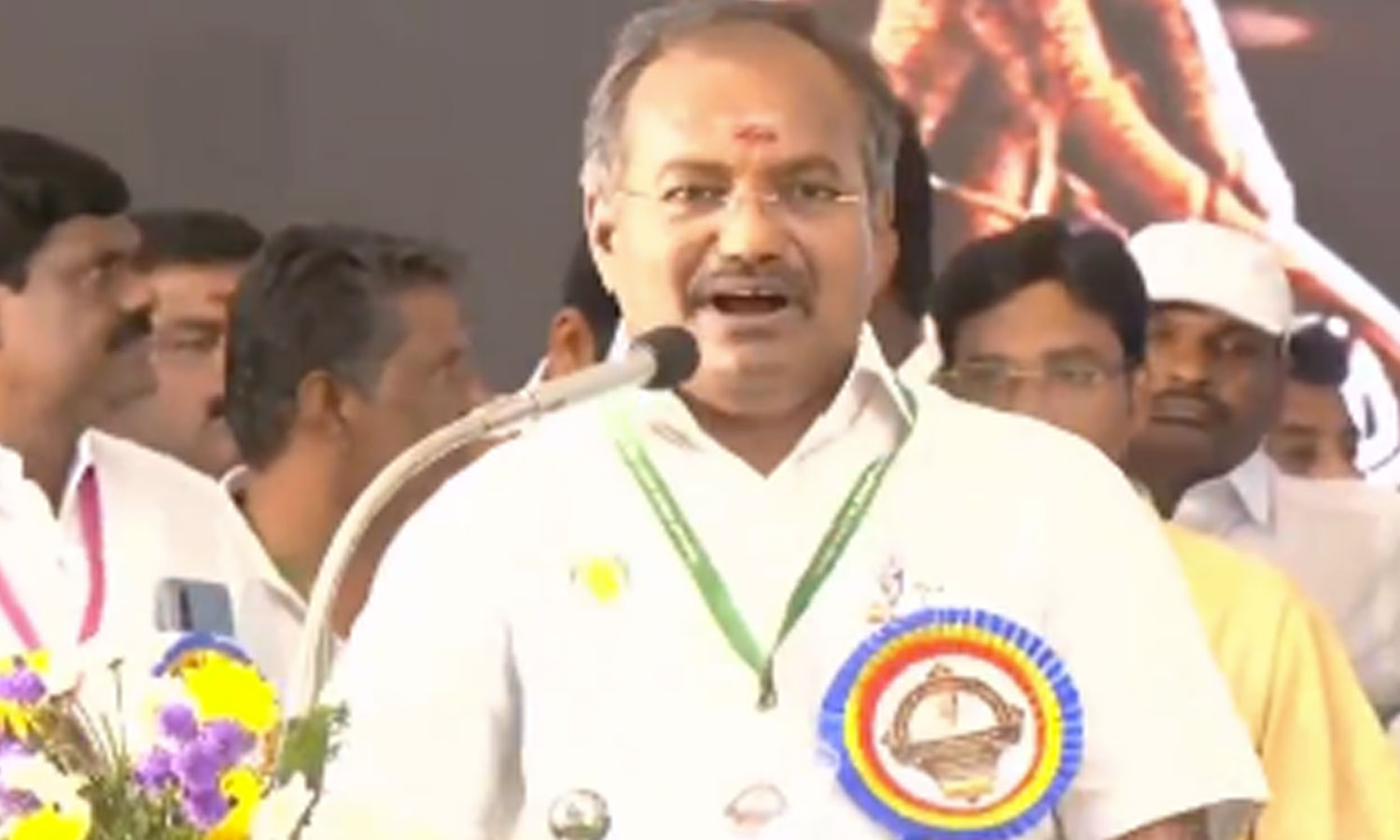 அன்புமணிக்கு பதவிகளை கொடுத்து அழகுபார்த்தவர் ராமதாஸ்- செயற்குழு கூட்டத்தில் அருள் எம்.எல்.ஏ. பேச்சு